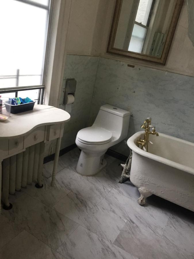 Private Room In Manhattan Nova Iorque Exterior foto